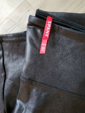 Spanx Faux Leather Black Leggings Size Medium